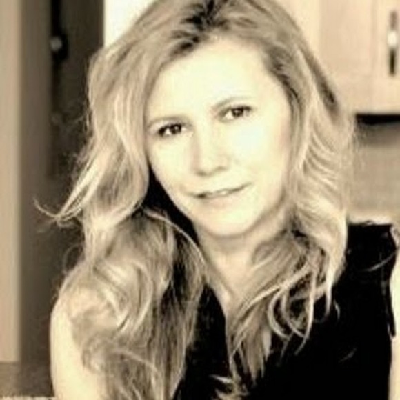 Meet your Posher, Monika - Picture 1 of 1